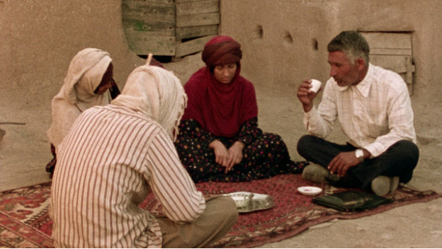 Figure 6: Kadkhudā urging Rūy’bakhayr to marry. Still from The Sealed Soil (Khāk-i sar bih muhr), directed by Marvā Nabīlī, 1977.
