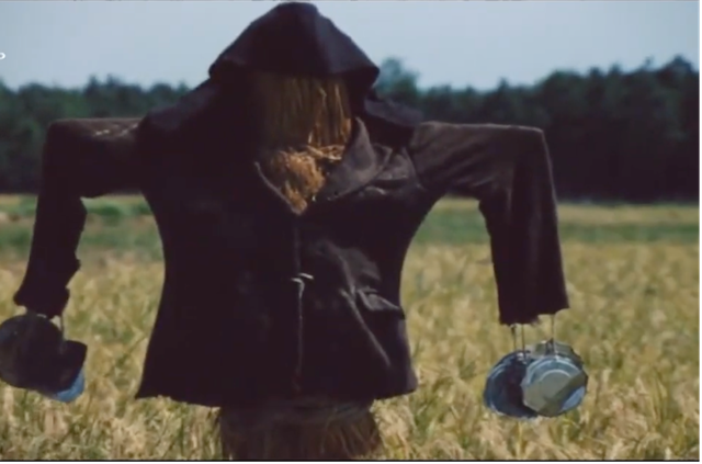 Figure 8: Frame enlargement of a screenshot from the film Bashu, The Little Stranger (Bāshū, Gharībah-yi Kūchak), directed by Bahrām Bayzā’ī, 1986 (01:45:26).