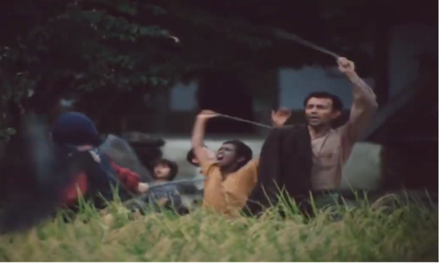 Figure 14: Frame enlargement of a screenshot from the film Bashu, The Little Stranger (Bāshū, Gharībah-yi Kūchak), directed by Bahrām Bayzā’ī, 1986 (01:54:03).