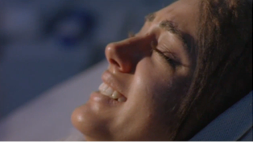 Figure 28: Sipīdah saying “M for mother” just before dying. Still from M for Mother (Mīm misl-i mādar), directed by Rasūl Mullāqulīpūr, 2006.