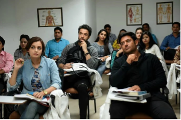 Figure 13: Dia Mirza and Muhammad Rizā Gulzār in a film still from Salaam Mumbai (Salām Bamba’ī), directed by Qurbān Muhammadpūr, 2016. Source: DesiBlitz.
